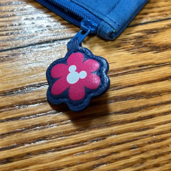 Vera Bradley + Disney Sensational Six ID zipper pouch w/Mickey shaped key ring. - Picture 3 of 11